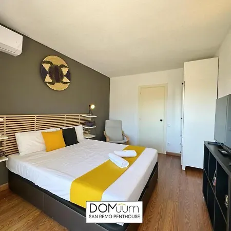 Domuum Holidays - San Remo Penthouse *