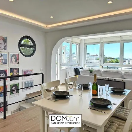 Domuum Holidays - San Remo Penthouse Apartment