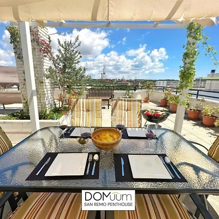Domuum Holidays - San Remo Penthouse Apartment *